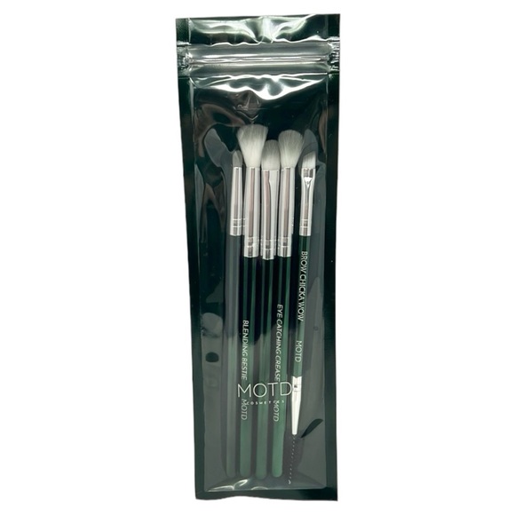 MOTD Cosmetics 5 Piece Eyebrush Set - Picture 3 of 5